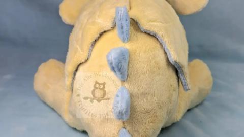 Kuscheldrache Ida von hinten