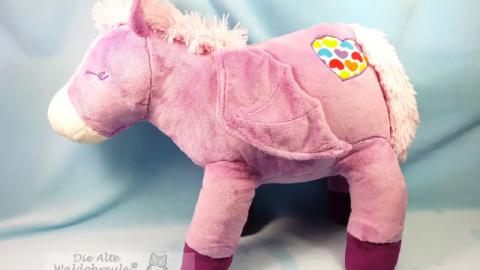 Flugpony Frieda kann stehen