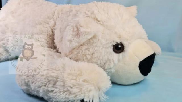 Eisbär Emil seitlich