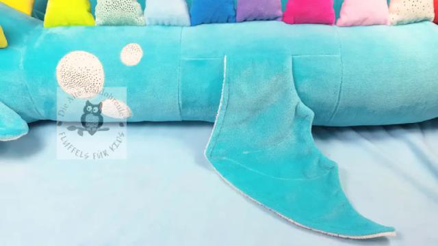 Bettschlange Drachenbaby mit Flügeln